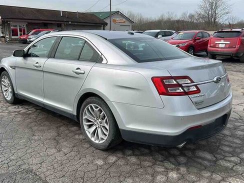 Used 2018 Ford Taurus Limited image 6