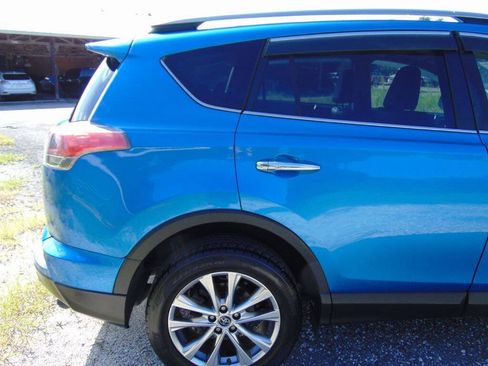 Used 2018 Toyota RAV4 Limited FWD image 10