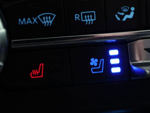 Used 2022 Ford F350 Platinum image 27