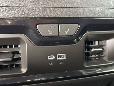 Used 2023 Chevrolet Silverado 1500 ZR2 w/ Technology Package image 21