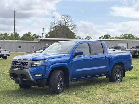 Used 2025 Nissan Frontier SV w/ SV Convenience Package RWD image 16