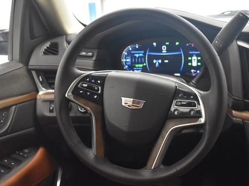 Used 2017 Cadillac Escalade ESV Premium Luxury AWD/4WD image 24