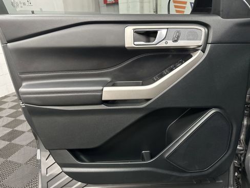 Used 2024 Ford Explorer XLT w/ Equipment Group 202A image 17