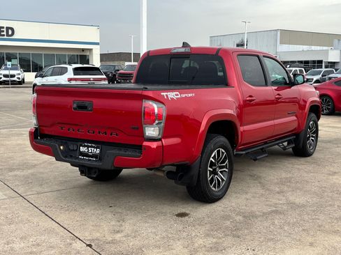 Used 2020 Toyota Tacoma TRD Sport image 3