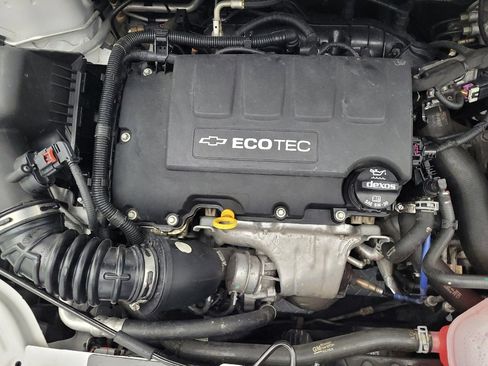 Used 2020 Chevrolet Sonic LT image 30