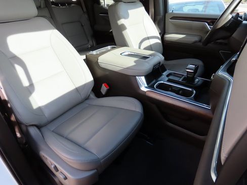 Used 2022 GMC Sierra 1500 SLT w/ SLT Convenience Package image 13