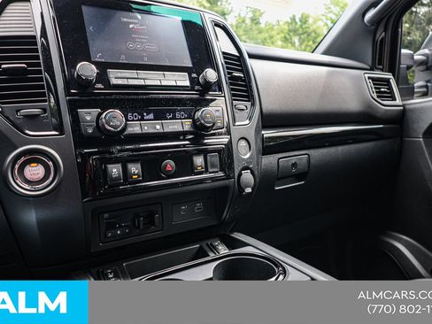 Used 2024 Nissan Titan SV w/ SV Convenience Package RWD image 31