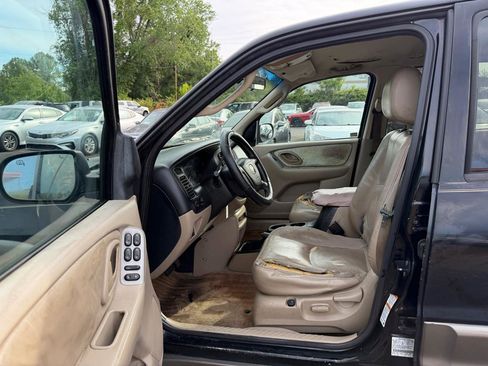 Used 2003 MAZDA Tribute ES FWD image 9