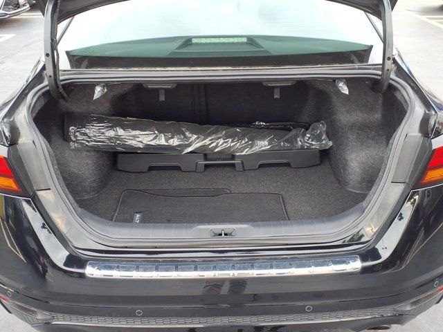 Used 2023 Nissan Altima 2.5 SV w/ SV Premium Package AWD/4WD image 8