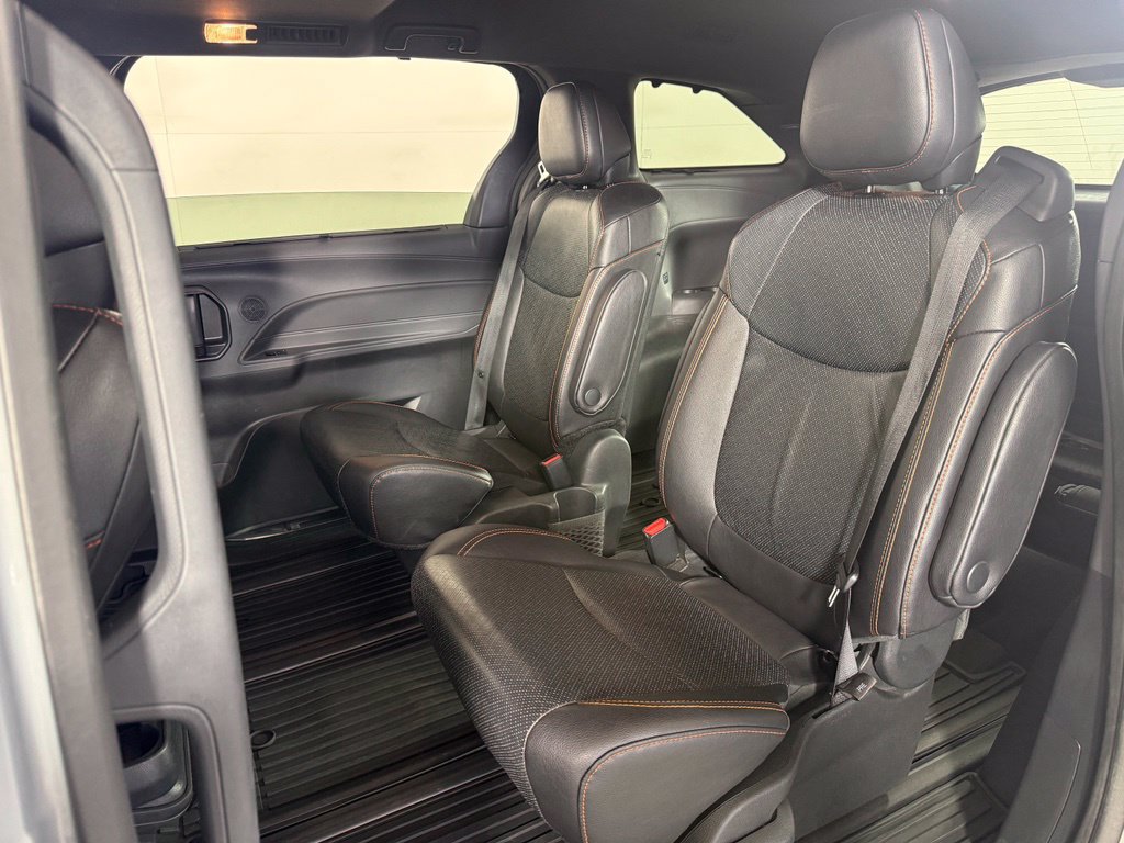 Used 2024 Toyota Sienna XSE FWD image 20