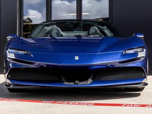 Used 2022 Ferrari SF90 Spider AWD/4WD image 4