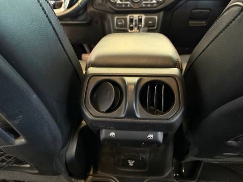 Used 2020 Jeep Gladiator Rubicon AWD/4WD image 26