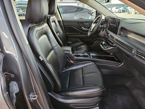 Used 2023 Lincoln Corsair FWD w/ Rear Removable Package Tray image 15