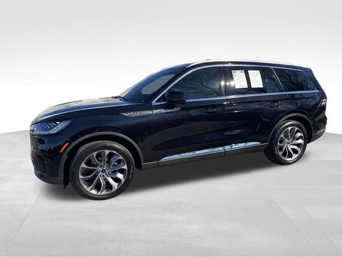 Used 2025 Lincoln Aviator AWD image 5
