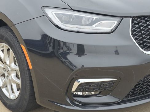 Used 2023 Chrysler Pacifica Touring-L FWD image 30