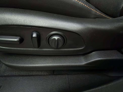 Used 2021 Chevrolet Equinox LT image 40