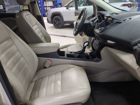Used 2018 Ford Escape Titanium image 8