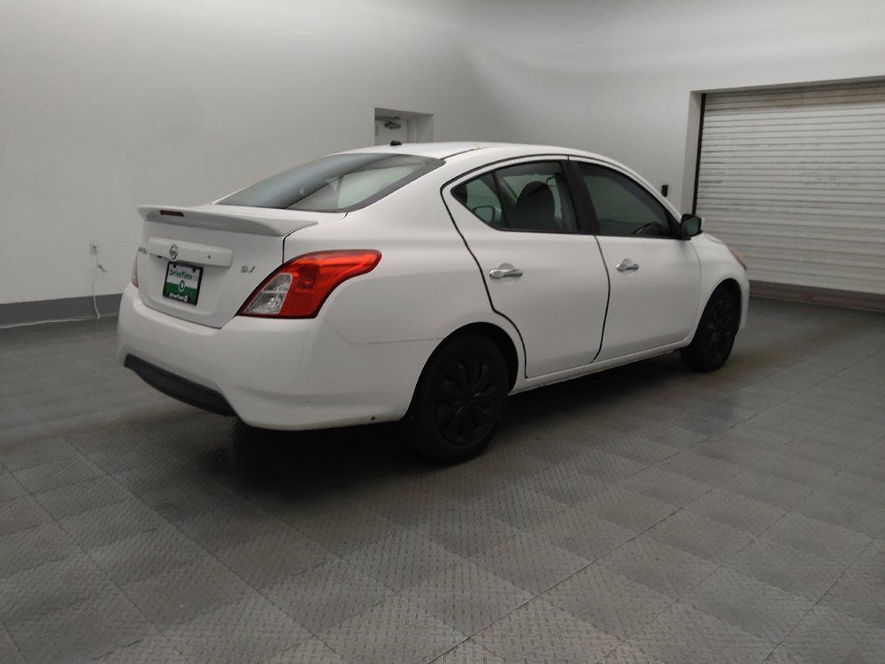 Used 2019 Nissan Versa SV FWD image 9