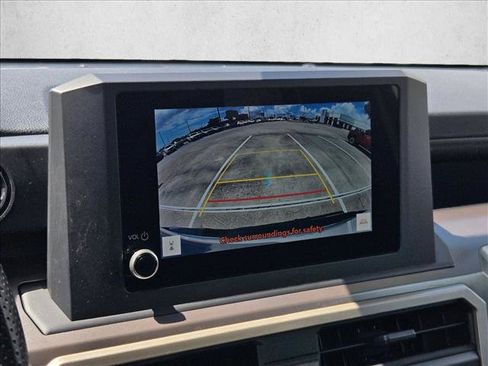 Used 2024 Toyota Tacoma SR5 AWD/4WD image 12