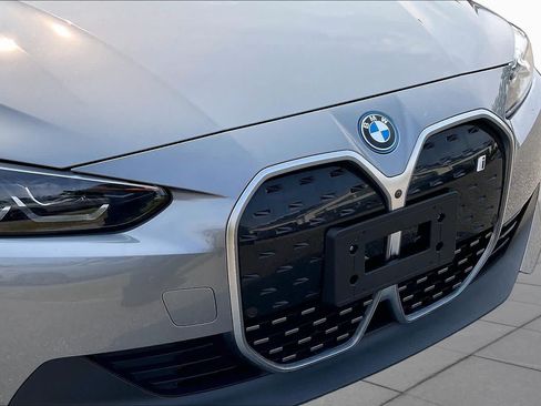 Used 2024 BMW i4 eDrive40 w/ Premium Package RWD image 31