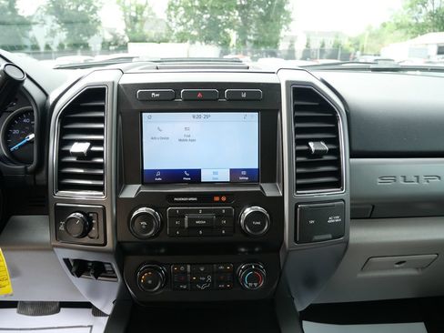 Used 2020 Ford F250 XLT w/ XLT Premium Package AWD/4WD image 14