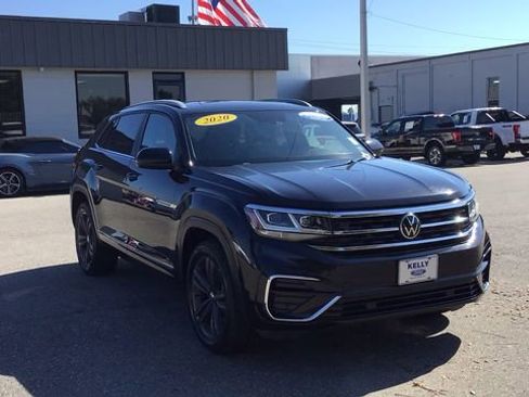 Used 2020 Volkswagen Atlas Cross Sport SE image 3