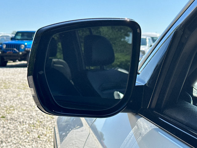 Used 2025 Jeep Grand Cherokee Limited AWD/4WD image 6