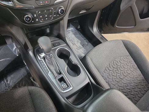 Used 2024 Chevrolet Equinox LT AWD/4WD image 24