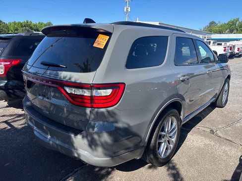 Used 2024 Dodge Durango GT RWD image 9