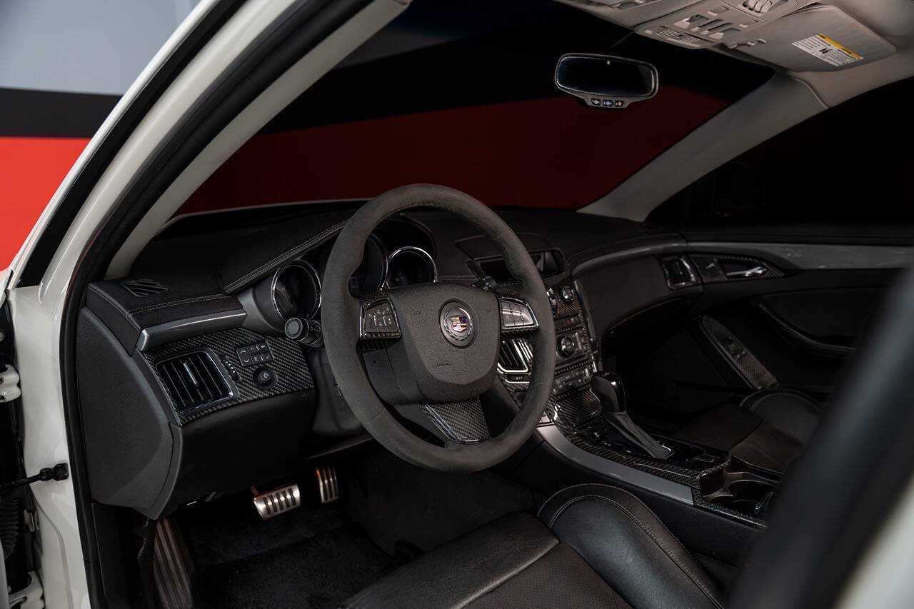 Used 2013 Cadillac CTS V RWD image 39