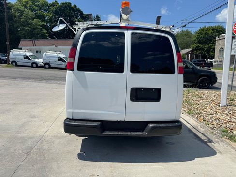 Used 2011 Chevrolet Express 1500 RWD image 4