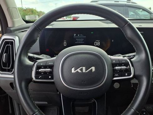 Used 2024 Kia Sorento S AWD/4WD image 13