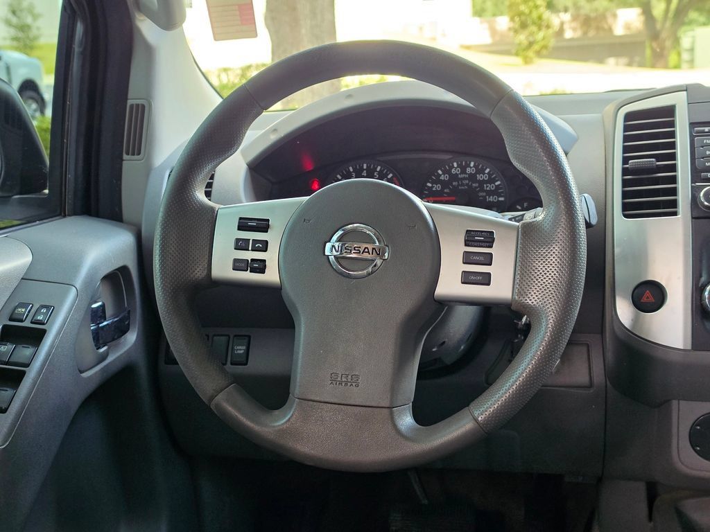 Used 2016 Nissan Frontier SV RWD image 19