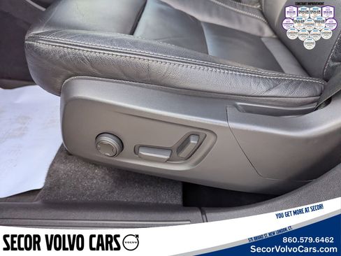 Certified 2023 Volvo XC40 B5 Ultimate w/ Protection Package Premier image 11