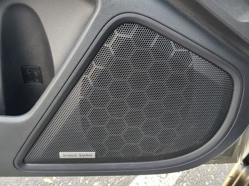 Used 2020 Subaru Outback Limited image 30