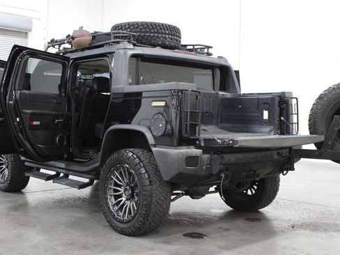 Used 2005 HUMMER H2 SUT w/ Preferred Equipment Group AWD/4WD image 37