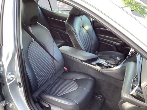 Used 2023 Toyota Camry SE image 14