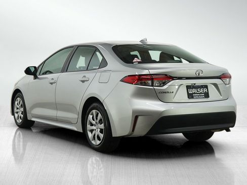 Used 2025 Toyota Corolla LE image 3