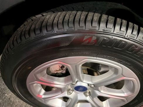 Used 2020 Ford EcoSport SE w/ SE Convenience Package image 29