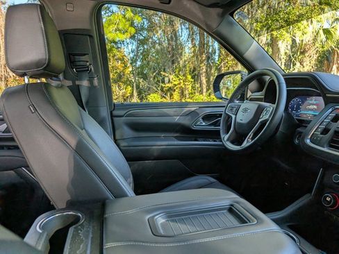 Used 2024 Chevrolet Tahoe Z71 w/ Luxury Package image 16