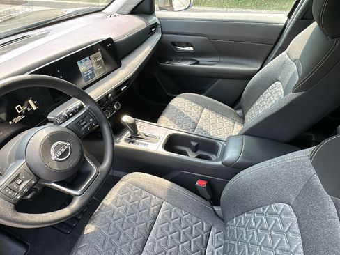 Used 2025 Nissan Kicks SV FWD image 19