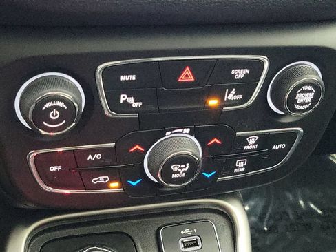 Used 2020 Jeep Compass Latitude AWD/4WD image 18