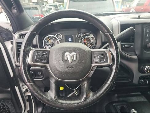 Used 2022 RAM 2500 Tradesman w/ Chrome Appearance Group AWD/4WD image 5