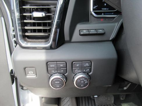 Certified 2024 GMC Sierra 2500 Denali w/ Denali Reserve Package AWD/4WD image 21