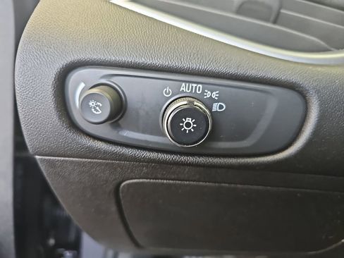 Used 2023 Chevrolet Malibu LT image 24