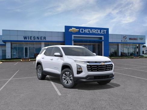 Used 2026 Chevrolet Equinox LT FWD image 1