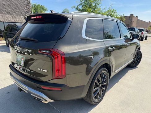 Used 2020 Kia Telluride SX w/ SX Prestige Package image 4