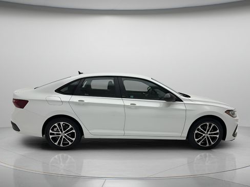 Used 2025 Volkswagen Jetta Sport FWD image 6