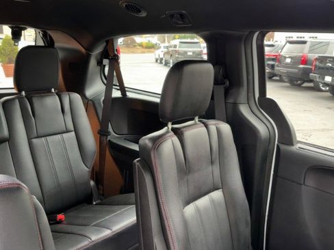 Used 2019 Dodge Grand Caravan GT image 15
