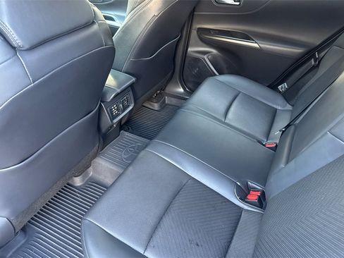 Used 2021 Toyota Venza XLE w/ Softex Package image 11